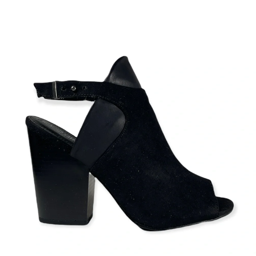 Eva Black Heels - Picture 2 of 3